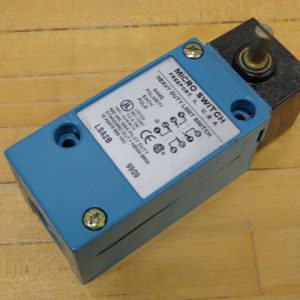 LSA2B: HONEYWELL / MICRO SWITCH, HEAVY DUTY LIMIT SWITCH 10 AMPS 600 VAC, DPDT, 600VAC MAX PILOT DUTY, STANDARD DUTY NEMA B600. WITH SIDE ROTARY ACTUATOR.