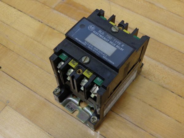 700-R220A1: ALLEN-BRADLEY, BULLETIN 700 TYPE R, ELECTRICALLY HELD RELAY, SEALED, WITH 2NO & 2NC CONTACTS. COIL 77AB86 110V 50HZ / 115-120V 60HZ