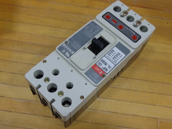 HMCP100R3:WESTINGHOUSE AND CUTLER HAMMER CIRCUIT BREAKER HMCP100R3,CUTLER HAMMER