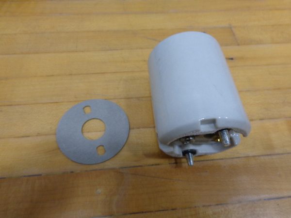 8694-4:LEVITON LAMP HOLDER MOGUL BASE ONE-PIECE KEYLESS 8694-4,LEVITON