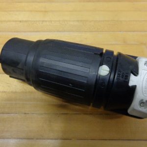 HBL3762C:HUBBELL INSULGRIP CONNECTOR TWIST-LOCK 2 POLE 3 WIRE GROUNDING HBL3762C,HUBBELL