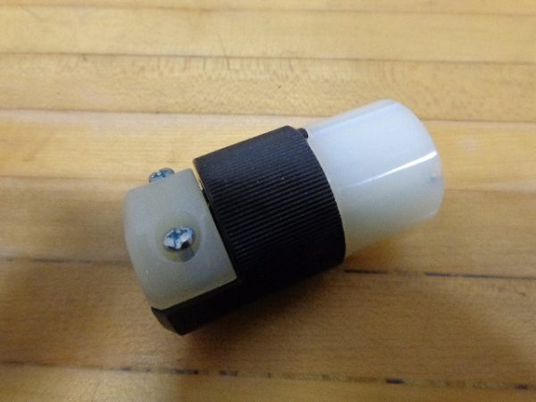 HBL7565C:HUBBELL CONNECTOR BODY TWIST-LOCK INSULGRIP HBL7565C,HUBBELL