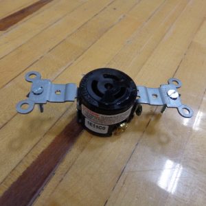 1E11C0:LEVITON GROUNDING RECPTACLE LOCKING 1E11C0,LEVITON
