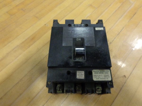 999340: SQUARE D, MOLDED CASE CIRCUIT BREAKER 40 AMP, 600VAC, 3 POLE.