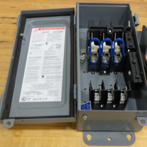 H-322NRB: SQUARE D, HEAVY DUTY SAFETY SWITCH 60 AMP, 240V, 4 WIRE, 3 POLE FUSIBLE, NEMA 3R WATERPROOF ENCLOSURE.