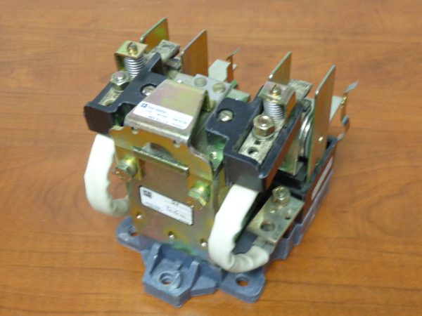 ME320E: CUTLER HAMMER CONTACTOR ME320E, MME20-150 CUTLER HAMMER