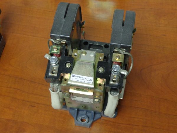 ME120E: CUTLER HAMMER DC CONTACTOR ME120E, CUTLER HAMMER