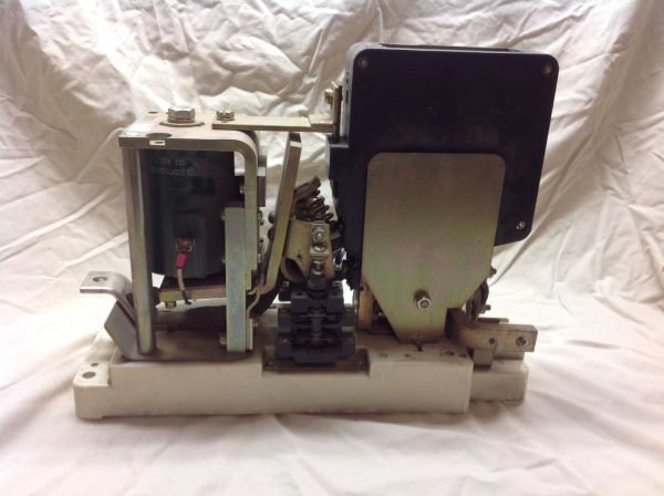 DS303A6A01KXA021XH: GENERAL ELECTRIC DC CONTACTOR DSC303A,