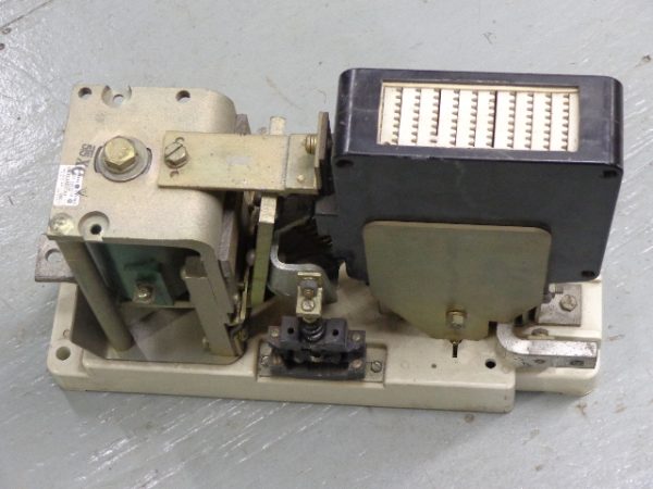 DS303A-6A01KX: GENERAL ELECTRIC 1 POLE NORMALLY OPEN DC CONTACTOR