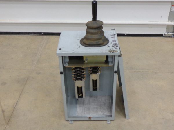 5305-41-921J-921J: FILNOR INC., JOYSTICK MASTER SWITCH, TROLLEY OUT - IN - LEFT - RIGHT WITH 4 SPEEDS AND SPRING RETURN. SWITCH NO. ALSO LISTED AS 5305-41-921-921