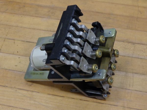 W245G33:SCHINDLER WESTINGHOUSE EC RELAYS W245G33 324C981G33,SCHINDLER WESTINGHOUSE