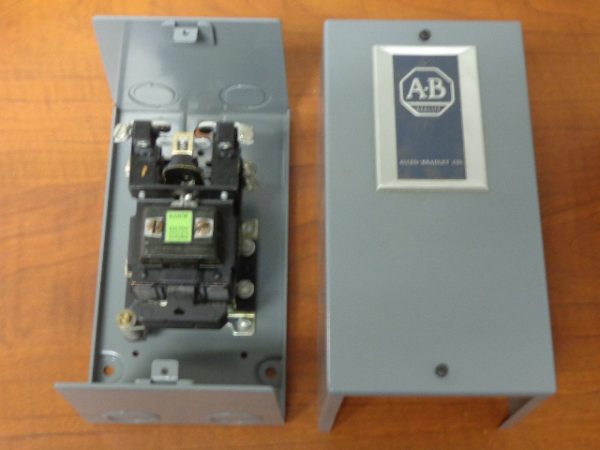 700-B30A:ALLEN BRADLEY AC RELAY 700-B30A,ALLEN BRADLEY