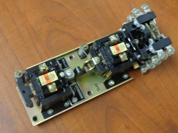 700-BXL440:ALLEN BRADLEY MECHICAL LATCH TYPE RELAY 700-BXL440,ALLEN BRADLEY