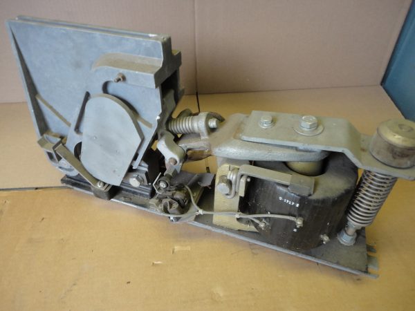 CUTLER HAMMER C80JL4, SIZE 6, 600 AMP 1 POLE NORMALLY CLOSED, DYNAMIC BRAKING DC CONTACTOR