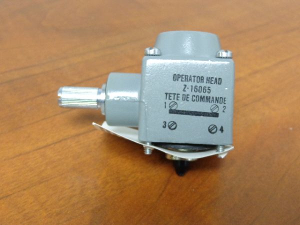Z-16065: ALLEN-BRADLEY, LEVER TYPE HEAD FOR BUL. 802T OILTIGHT LIMIT SWITCH, TYPE A