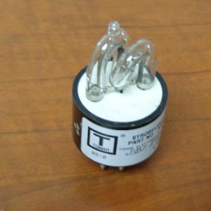 3001: TOMAR, XENON STROBE LAMP WITH 8 PIN BASE, 180-600 VOLT, HIGH INTENSITY QUARTZ.