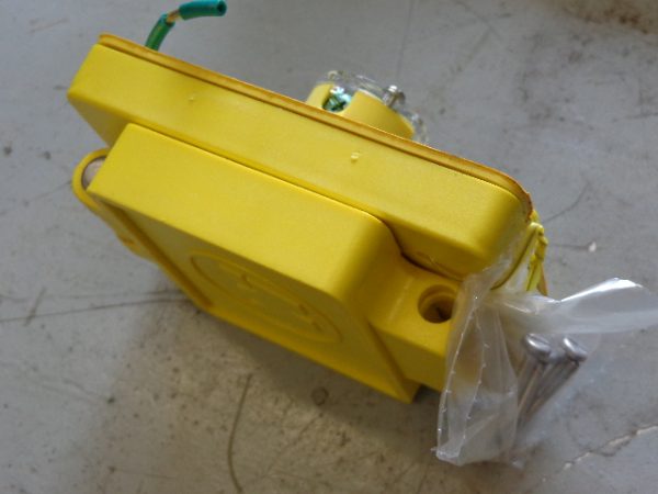 1301460147:WOODHEAD WATERTITE FLIP RECEPTACLE 65W34 1301460147,WOODHEAD