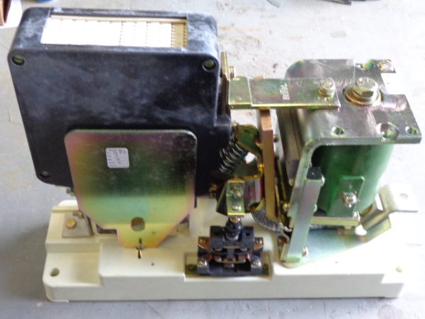DS303A-7A01LX-A002-XT: GENERAL ELECTRIC DC CONTACTOR DS303A7A01LXA002 ,GENERAL ELECTRIC