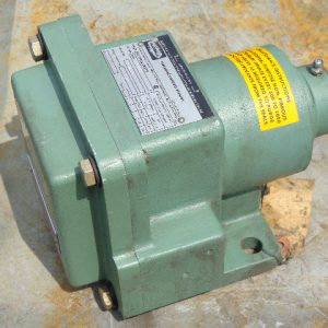 2210-233CC9: HUBBELL, PILOT DUTY SPEED SWITCH.