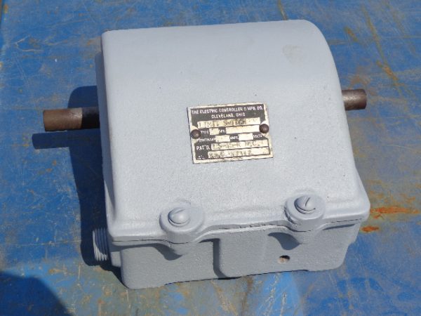 SOG-57112: EC&M LS-45-R LIMIT SWITCH SOG-57112,