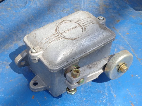 HLA-2, A102-54635A-1: JOSLYN CLARK LIMIT SWITCH A102-54635A-1,