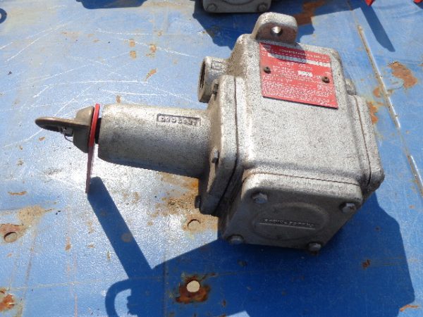 AFU033350:\CROUSE HINDS CONVEYOR CONTROL SWITCH AFU033350,CROUSE HINDS
