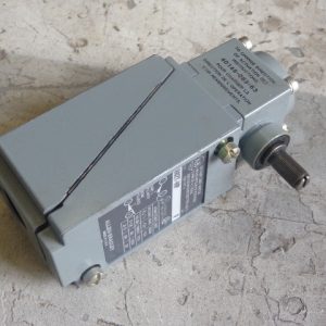 802T-HP ALLEN BRADLEY, OILTIGHT LIMIT SWITCH, 2 CIRCUITS, NEMA A600, LEVER TYPE, CW & CCW OPERATION, PLUG-IN, BULLETIN 802T, ENCLOSURE TYPE 4 & 13