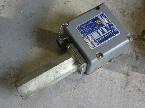 9012-ACW-7:SQUARE D INDUSTRIAL PRESSURE SWITCH 9012-ACW-7,SQUARE D