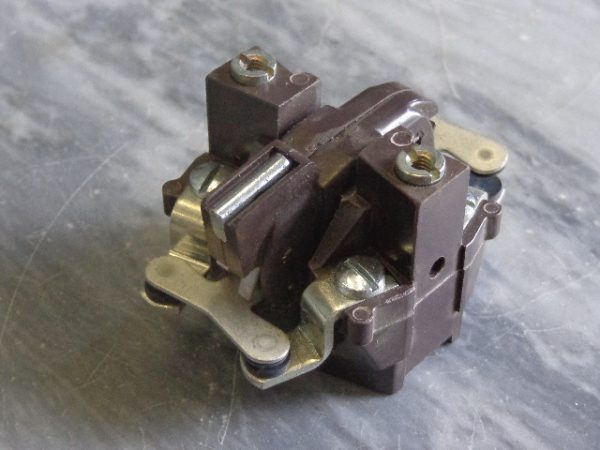 6011H6A: CUTLER HAMMER 2 POLE DC AUXILIARY CONTACT BLOCK FOR DC RELAYS