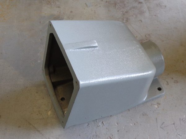 BB602W: HUBBELL, CORROSION RESISTANT ANGLE BACK BOX WITH 1-1/2" HUB FOR PIN & SLEEVE 2 POLE 3 WIRE, 60 AMP, 480V. WIRE GRD. 3, 4, & 5.