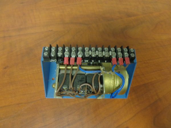 600-12HR:SINGER INDUSTRIAL TIMER 600-12HR,SINGER