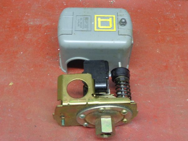 9013-FSG-2:SQUARE D PRESSURE SWITCH 9013-FSG-2,SQUARE D