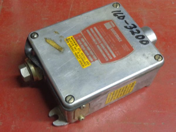 B2T-H32:BARKSDALE PRESSURE SWITCH B2T-H32,BARKSDALE