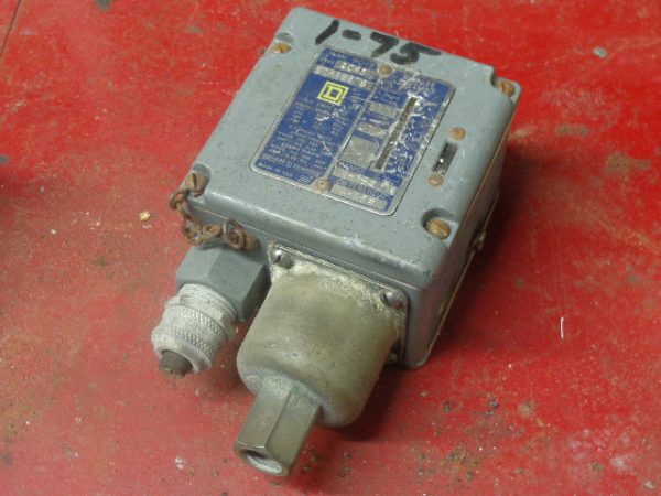 9012-ACW-5, SQUARE D, USED, PRESSURE SWITCH, SERIES B