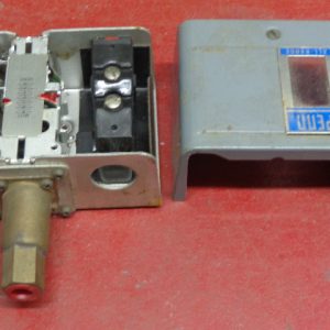 270AP10:PENN TMEPERATURE SWITCH 270AP10,PENN