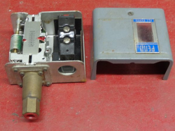 270AP10:PENN TMEPERATURE SWITCH 270AP10,PENN