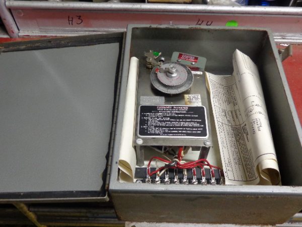 73T02520:FARVAL EATON TIMER ENCLOSURE 73T02520,FARVAL EATON