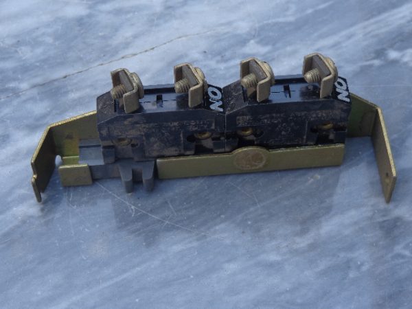 KTM-20: CLARK, CONTACT BLOCK, SIDE MOUNTED AUXILIARY 2 N.O. CONTACTS,  FOR TYPE TM CONTROLS