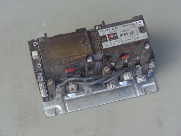 C50CN3:CUTLER HAMMER REVERSING CONTACTOR C50CN3,CUTLER HAMMER