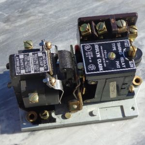 713UP-76: CLARK PNEUMATIC TIMING RELAY 713UP-76, CLARK