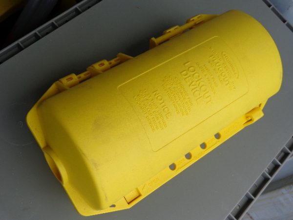 HLD2:HUBBELL PLUGOUT HLD2,HUBBELL