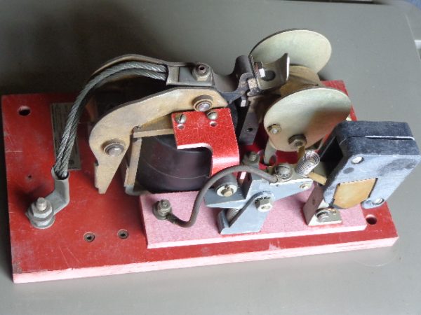 58931-101: HUBBELL CONTACTOR 58931-101,  HUBBELL