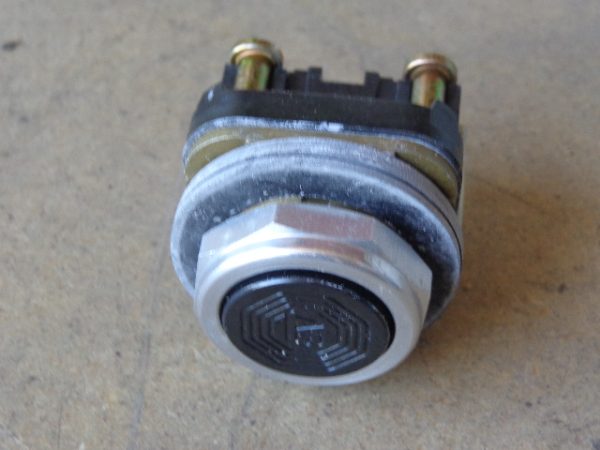 800T-A2D1: ALLEN-BRADLEY, PUSH BUTTON WITH A BLACK FLUSH HEAD, 1NO CONTACT, MOMENTARY, NEMA TYPE 4 & 13, BULLETIN 800T.