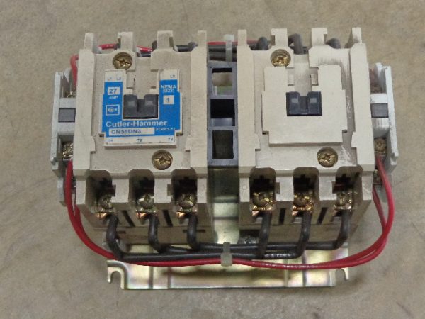 CN55DN3HB:CUTLER HAMMER REVERSING CONTACTOR CN55DN3HB,CUTLER HAMMER