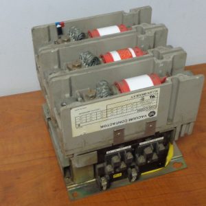 1100-COD93: ALLEN BRADLEY, USED VACUUM CONTACTOR 1500VAC MAX, 400A, 3 POLE, OPEN ENCLOSURE TYPE, SERIES B, WITH COIL 100-127V 50/60Hz.