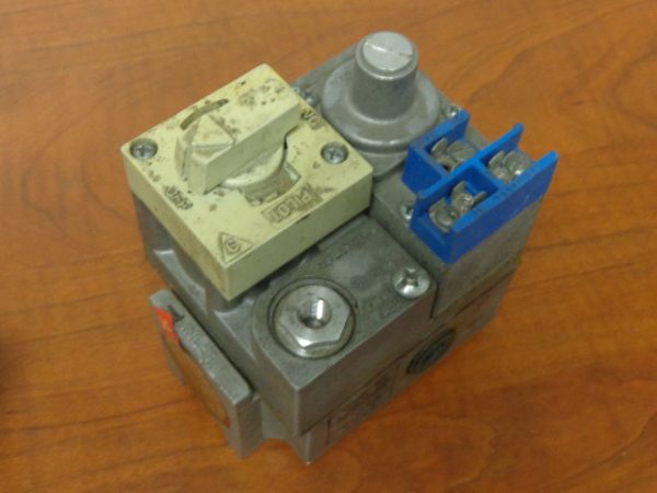 V-800-A-1088:HONEYWELL GAS MAIN VALVE V-800-A-1088,HONEYWELL