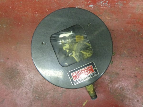 DA-31:MERCOID CONTROLS MERCURY SWITCH DA-31,MERCOID