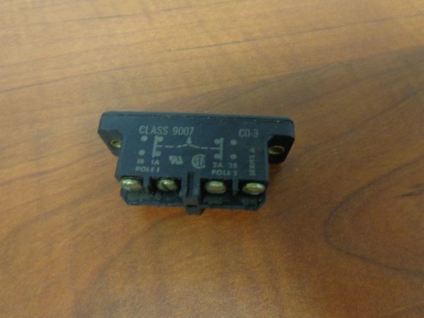 9007-C0-3:SQUARE D LIMIT SWITCH 9007-C0-3,SQUARE D