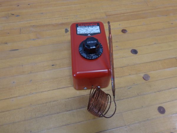 AR-214:CHROMALOX TEMPERATURE CONTROL AR-214,CHROMALOX