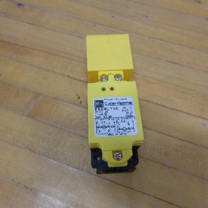 E55BLT1C:CUTLER HAMMER INDUCTIVE PROXIMITY SENSOR E55BLT1C,CUTLER HAMMER